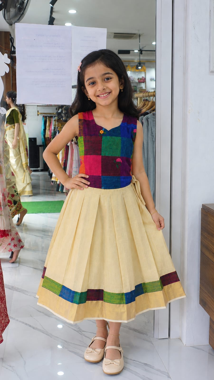 SET PAVADA WITH BLOUSE